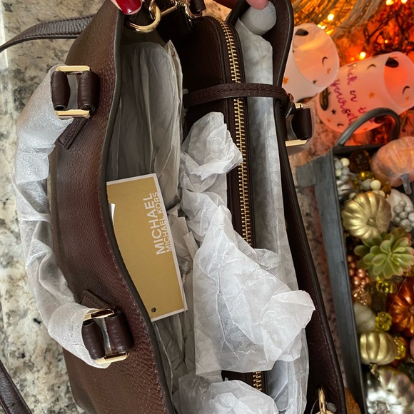 Michael Kors purse - Picture 3 of 4